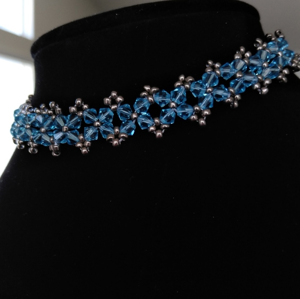 Choker necklace